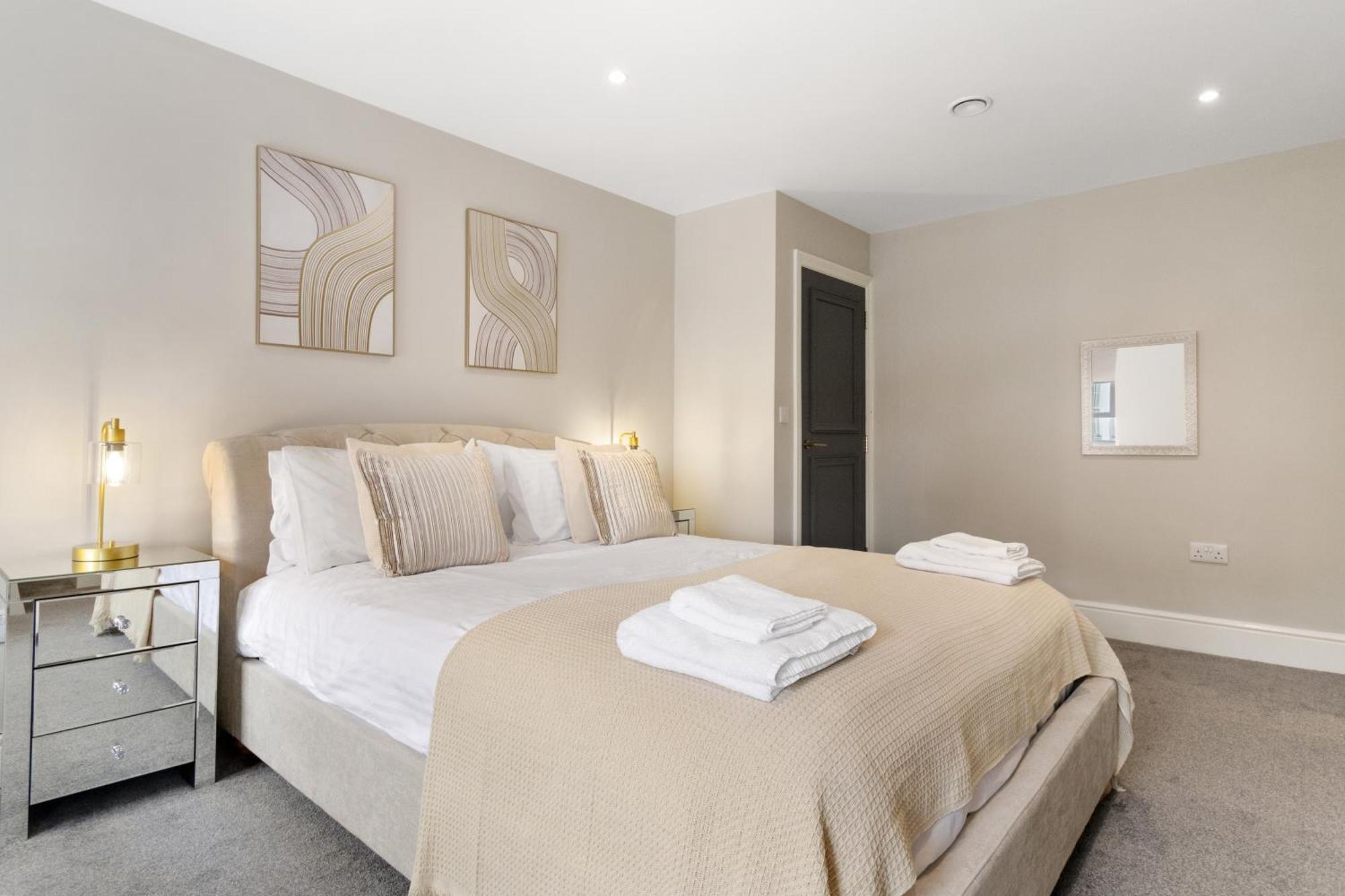 Whiskawaystays - Victoria House - 2 Worcester
